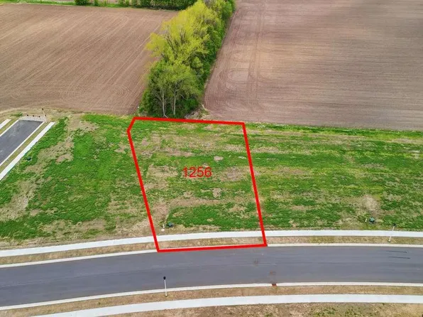 1256 Cullen St, Saint Peter, MN 56082