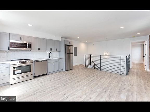 3rd image of 1454 N Lawrence St #3
