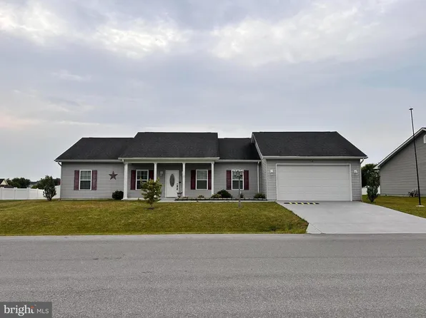 52 Harness Race Rd, Martinsburg, WV 25404
