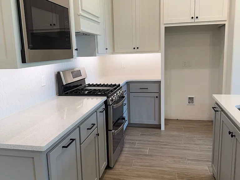 Kitchen (Refrigerator is not furnished)