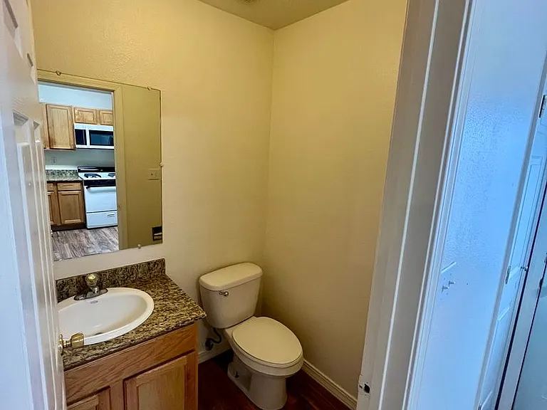 Modern Condo-Style Living Near Nob Hill & UNM $300 Off Move-In Special at The Spirals Apartments — Photo 46