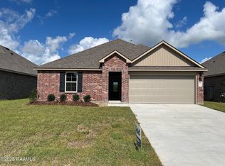 120 Cottage Cove Dr, Maurice, LA 70555