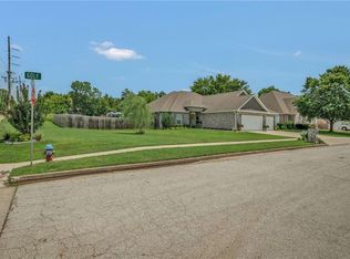 821 Golf Rd, Webb City, MO 64870