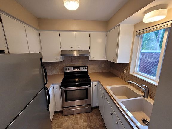 4th image of 1531 Mill St SE #1547