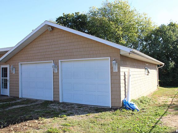 3rd image of 218 McMurtry Dr