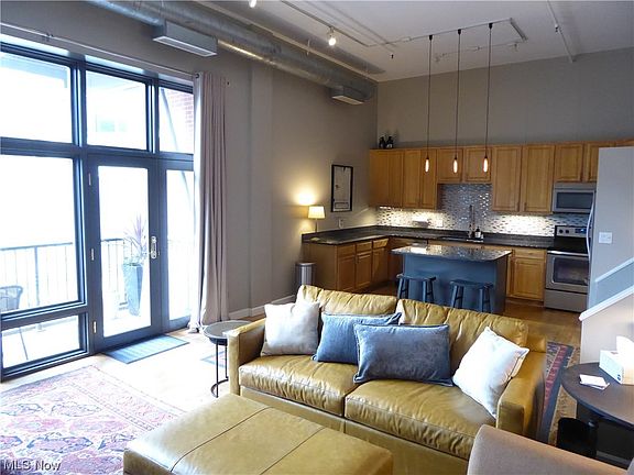4th image of 1951 W 26th St APT 206