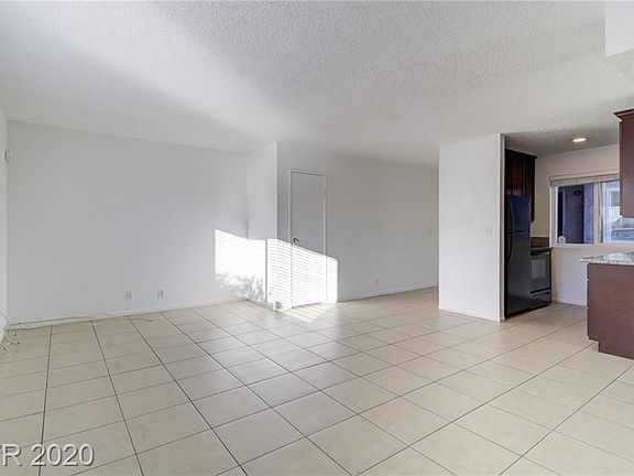 2nd image of 225 E Foster Ave APT 5