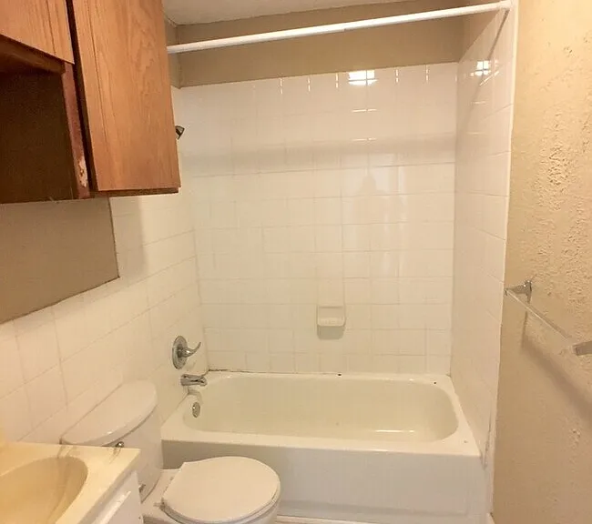 320 W Duffy St — Photo 11