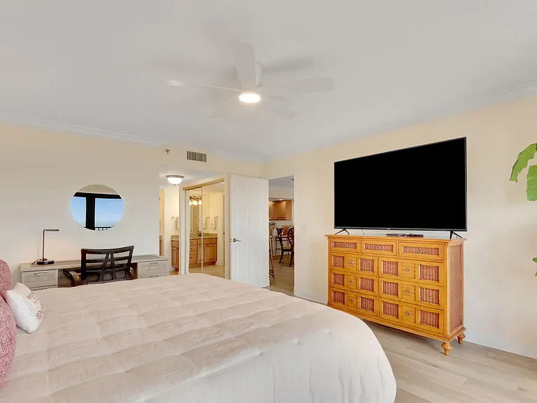 1055 Ocean Dr #403 — Photo 14