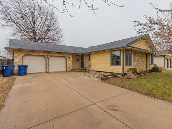 124 N Tarabury Ln, Wichita, KS 67212