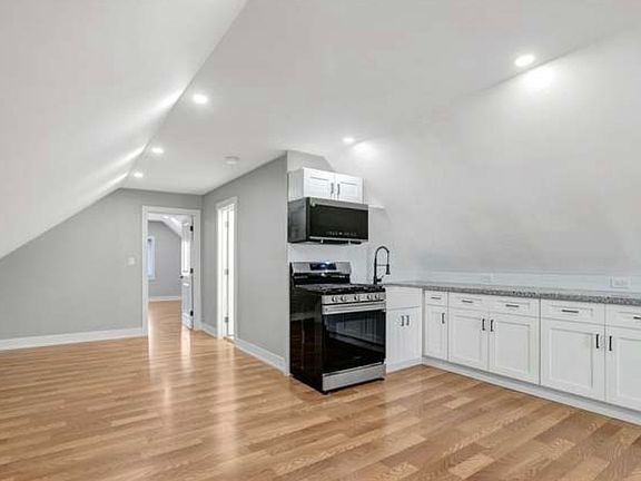4th image of 8518 S Marquette Ave #3