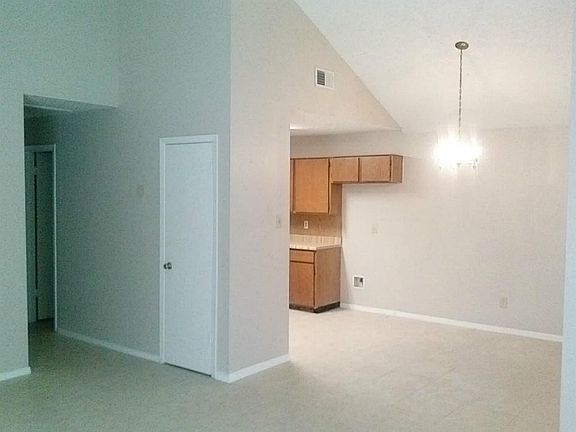 5th image of 17107 Mercado Dr