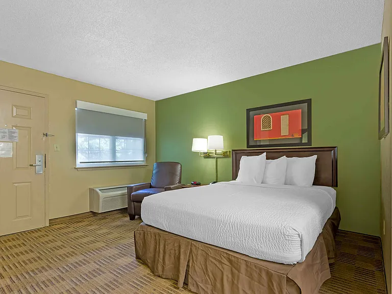 Studio Suite - 1 Queen Bed