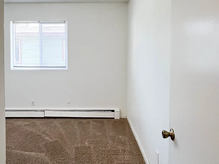 1025 E 10th Ave #11 — Photo 5