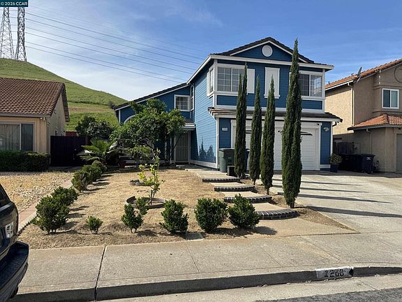 3rd image of 2268 Oak Hills Dr