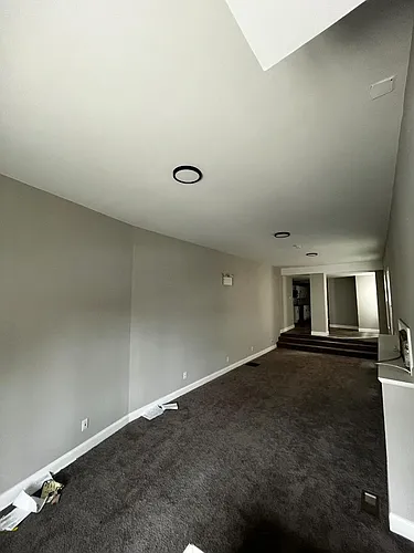 242 N Broadway Photo 1