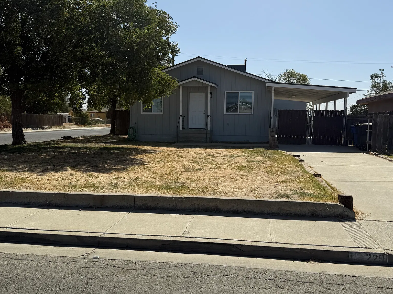 3 bed, 1066 sqft, $1,900 — Photo 1