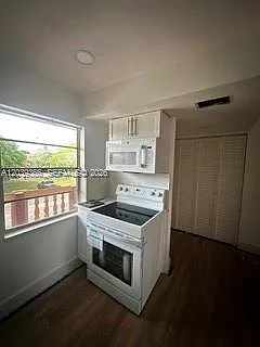 9272 SW 3rd St #413 — Photo 2