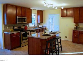 7726 Whirlaway Dr, Midlothian, VA 23112