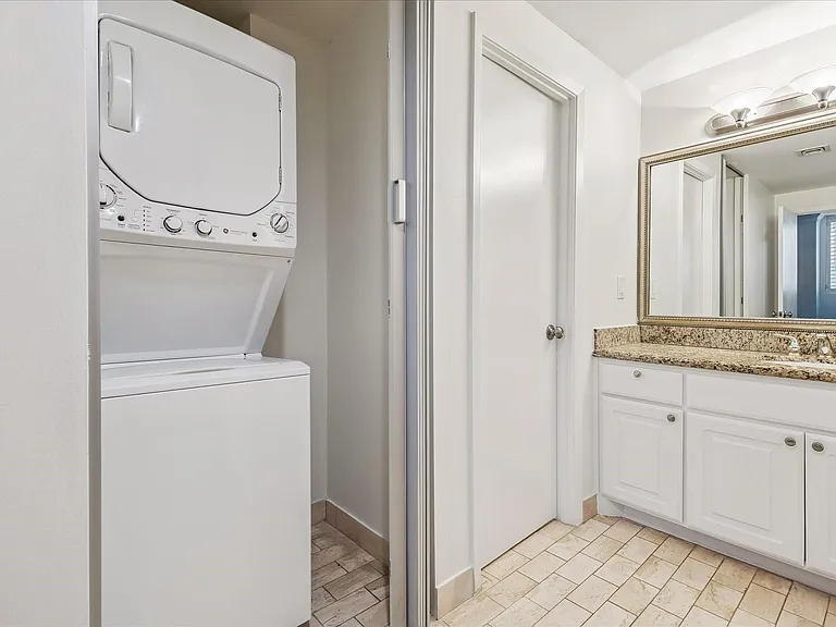 21 Briar Hollow Ln #501 — Photo 19