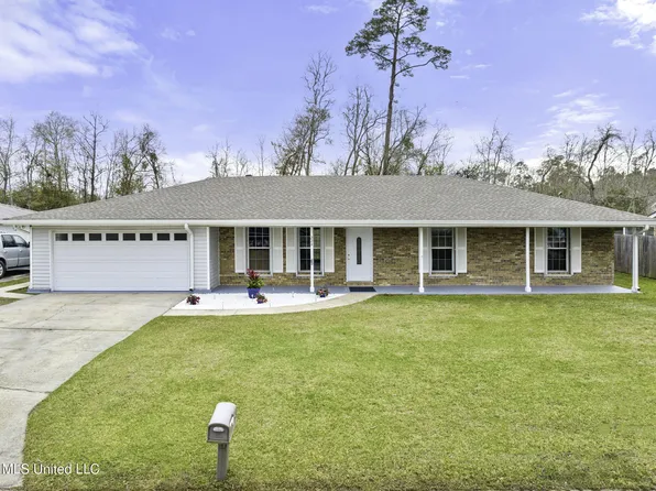 224 Corinth Dr, Bay Saint Louis, MS 39520