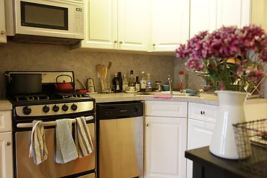 Rented by Easy Rental LLC