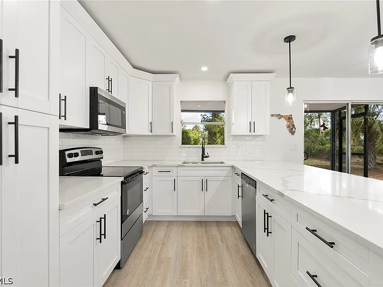 614 Canton Ave — Photo 11