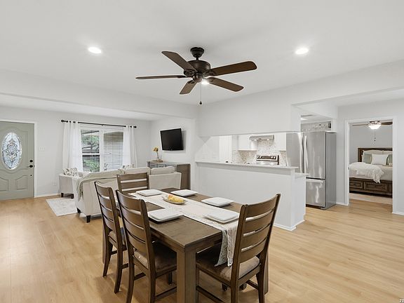 5th image of 10635 JANET LEE DR