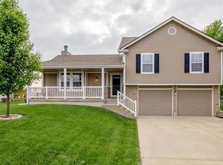 208 Breezeway Ln, Pleasant Hill, MO 64080
