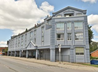 400 York Blvd #208, Hamilton, ON L8R3M5