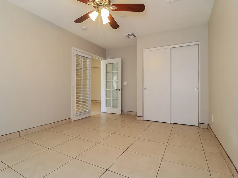 1616 S 82nd Dr — Photo 12