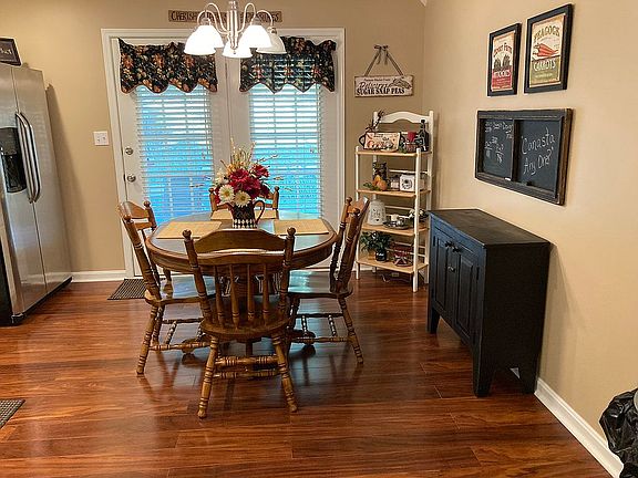 5th image of 8001 Winterbury Dr