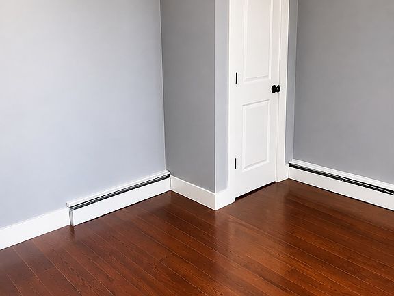 2nd image of 10 Cooper St APT 3