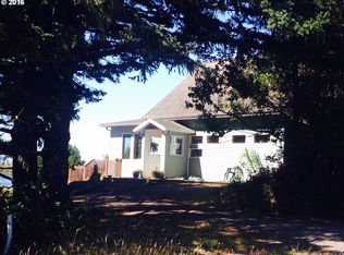 1221 Lakeshore Dr, Port Orford, OR 97465