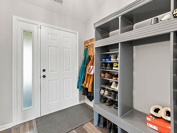 3rd image of 8705 Goshawk Ln