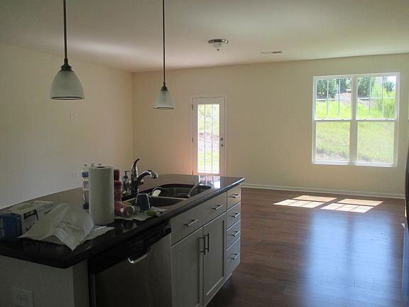 Living room / Kitchen