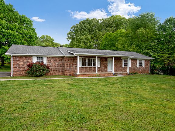 5th image of 220 Westmorland Dr