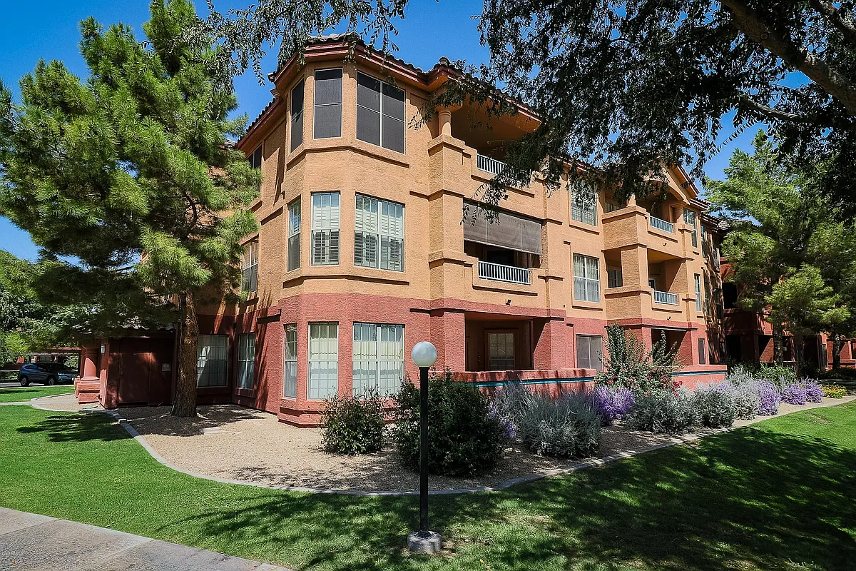 Building Photo - 14950 W Mountain View Blvd #7107