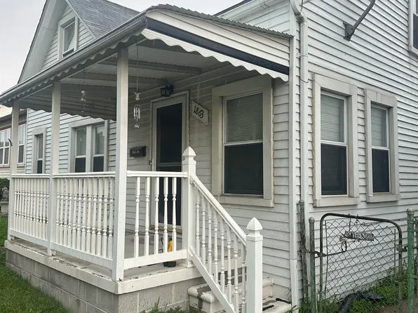 1863 3rd St, Wyandotte, MI 48192
