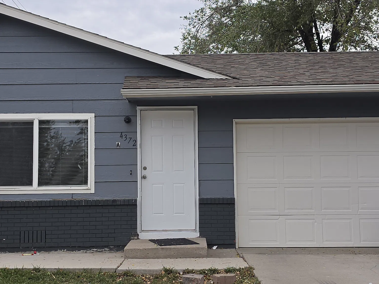 3 bed, 900 sqft, $1,800 — Photo 1