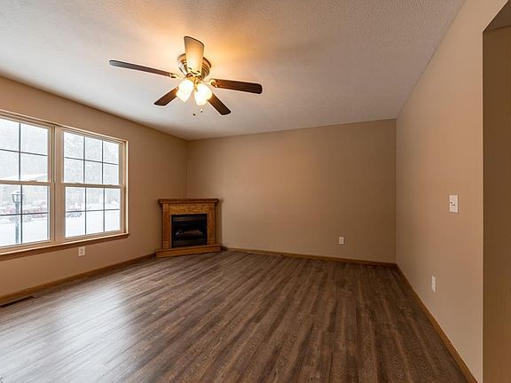 5th image of 3088 Maine Ave