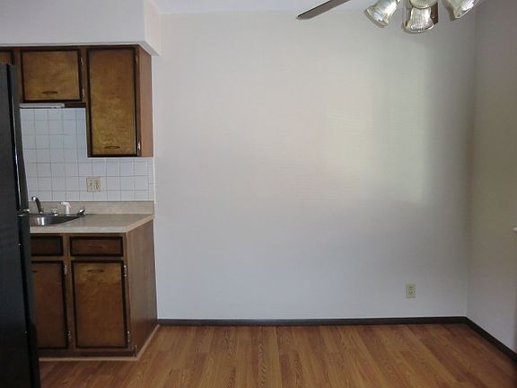 4th image of 2117 N Center St #2117