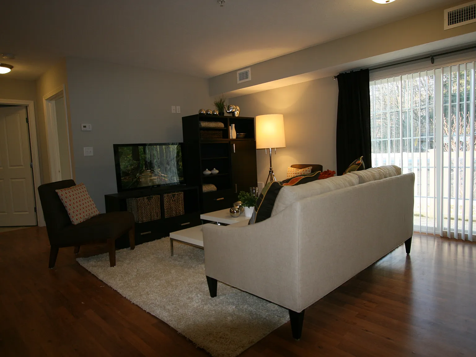 Oak Place Apartments — Photo 2
