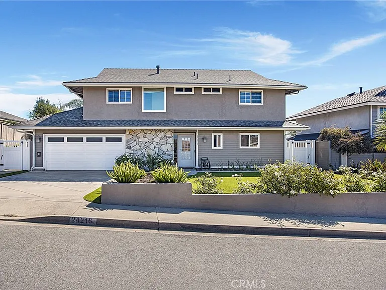 24216 Las Naranjas Dr — Photo 2