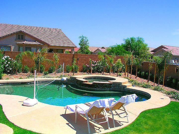 Custom Salt water pool with Spa. 6' pebble tec