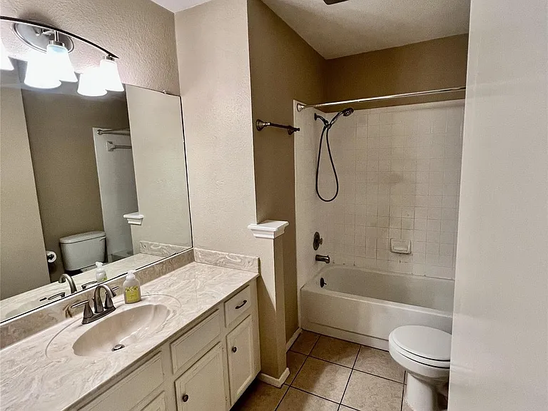 1101 Forest Oaks Path — Photo 16