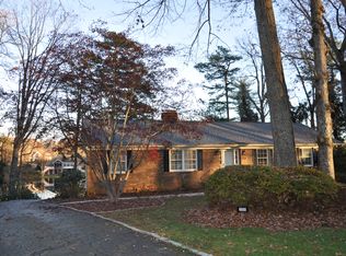 2505 Lakespring Ct, Winston Salem, NC 27106