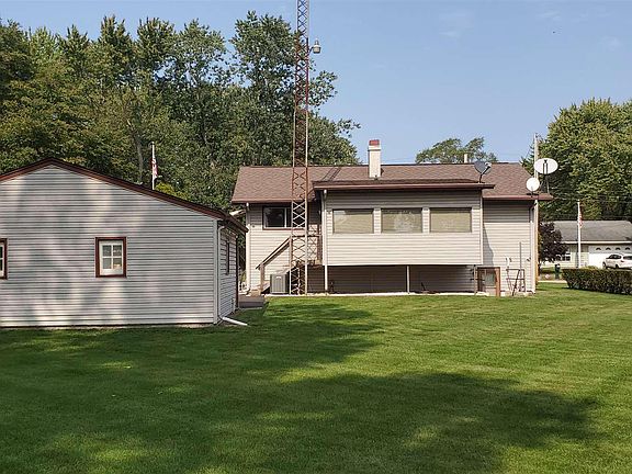 3rd image of 30328 N Meadowbrook Ln