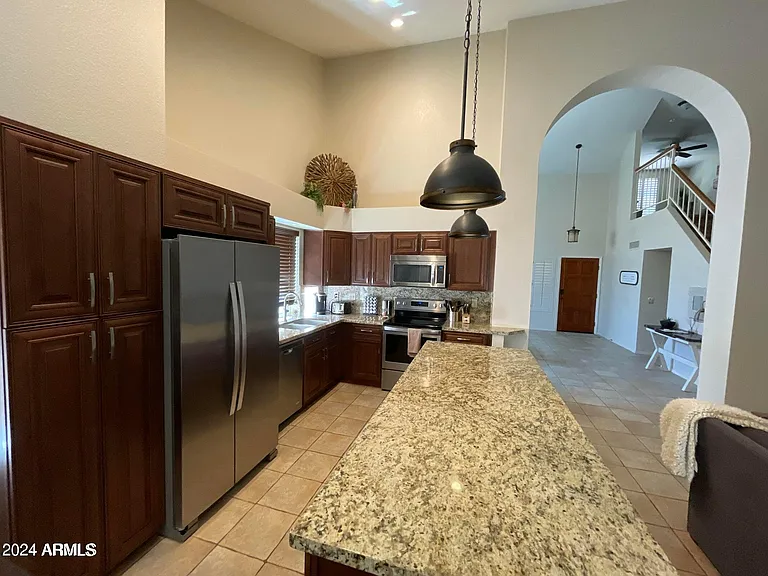 2322 E Millbrae Ct — Photo 5