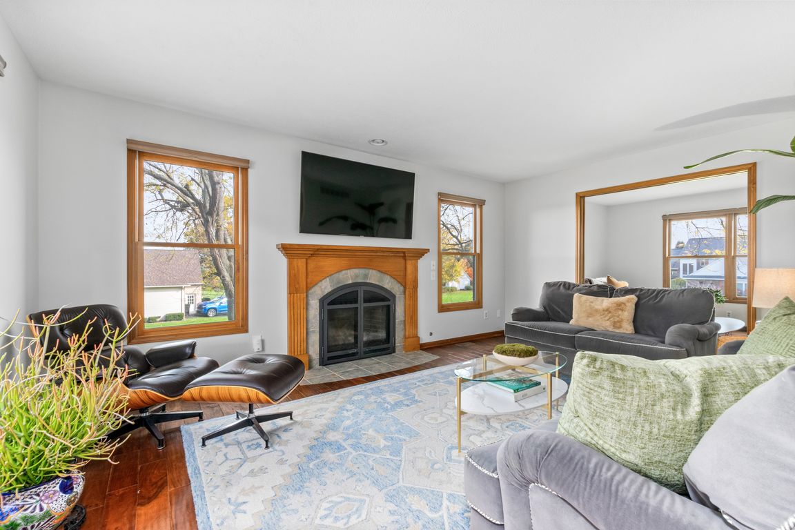 next background image